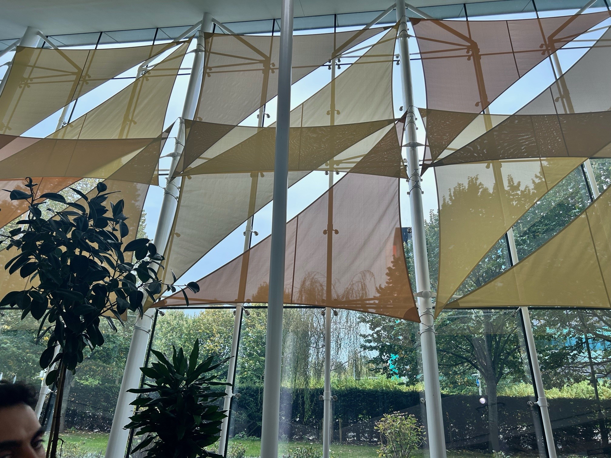 Installation of interior sun sails BP